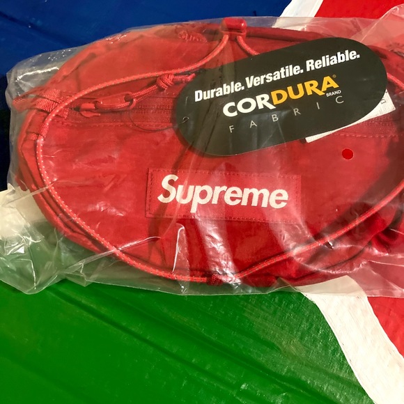 Supreme FW20 Red Waist bag 100% authentic